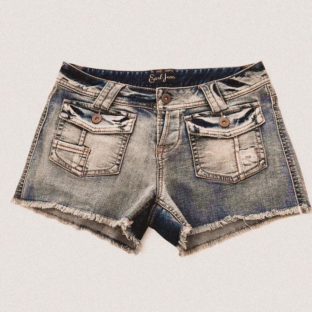 Y2K style unique pocket detail Mini Jean Shorts | Size 26 Low Rise